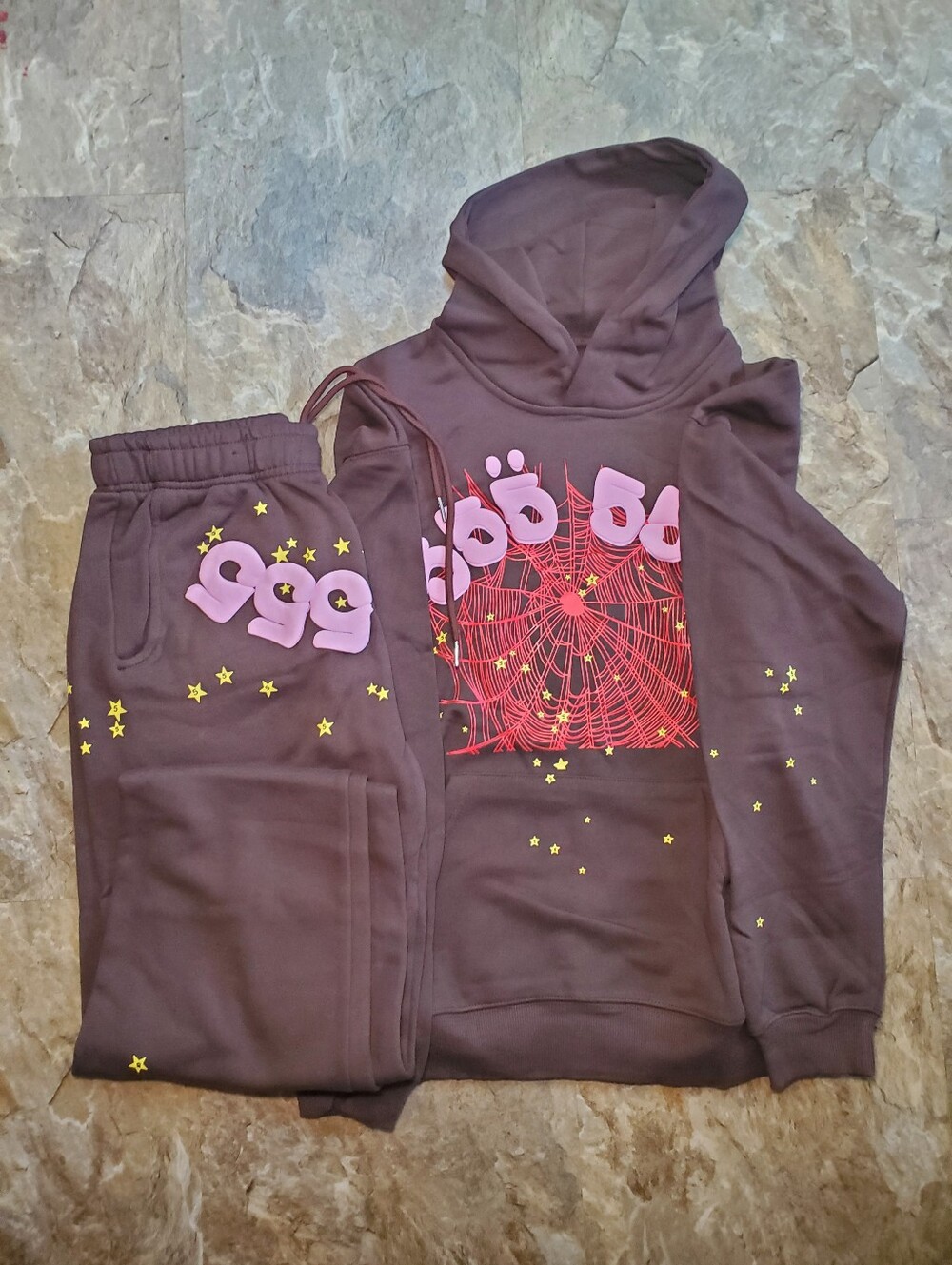 Sp5der Hoodie Medium Hoodie & Joggers Set with Pink Logo and Yellow Stars